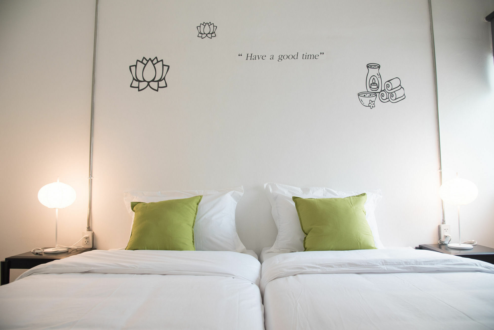 Bed & Body Hostel Bangkok Exterior photo